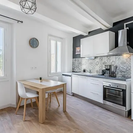Apartament Joli Studio 30m² En Centre-ville, A 2 Min Du Port